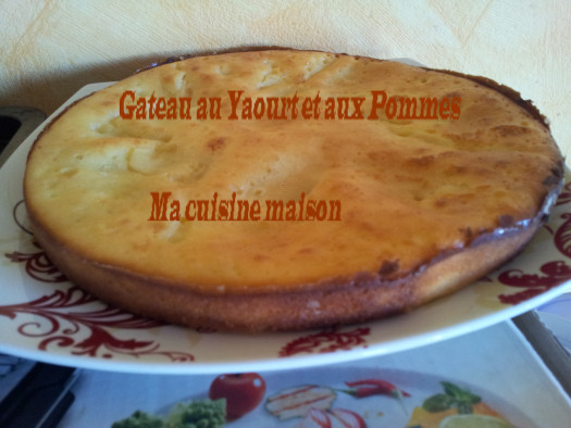 gateau-au-yaourt-et-pommes-au-sirop-4.jpg