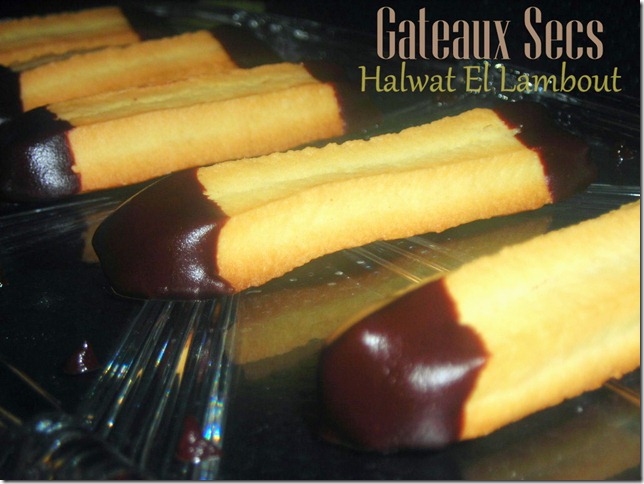Halwat el-lambout (gateaux secs algeriens à l'entonnoir)