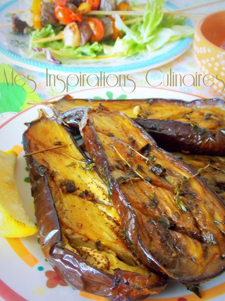 Aubergines grillées {marinées} à l'huile d'olive, ail et au thym Aubergines grillées {marinées} à l'huile d'olive, ail et au thym
