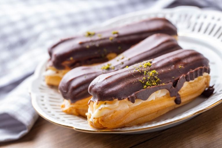 Les éclairs à la crème pâtissière et sa ganache au chocolat