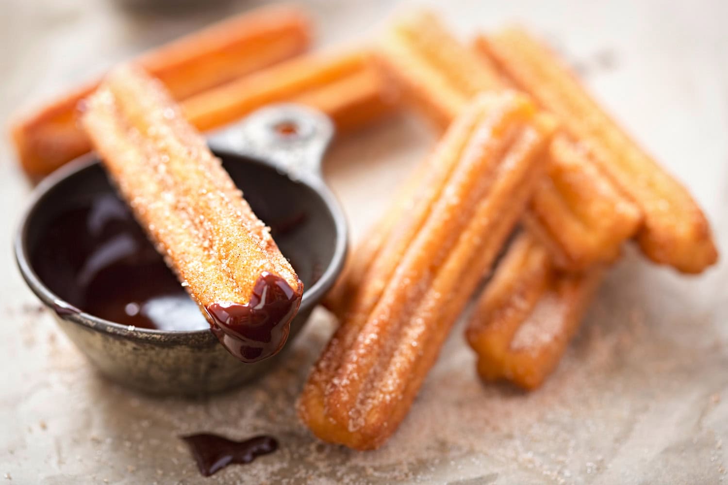 Churros Maison Croustillants : Recette Facile et Rapide Sans Machine
