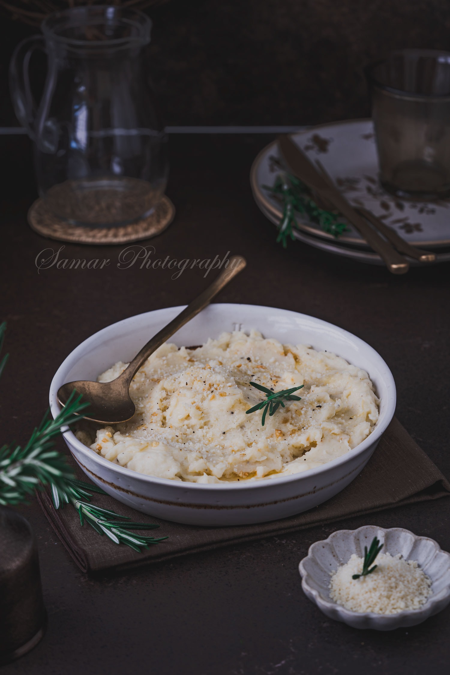 Purée de Pommes de terre maison crémeuse au romarin Purée de Pommes de terre maison crémeuse au romarin