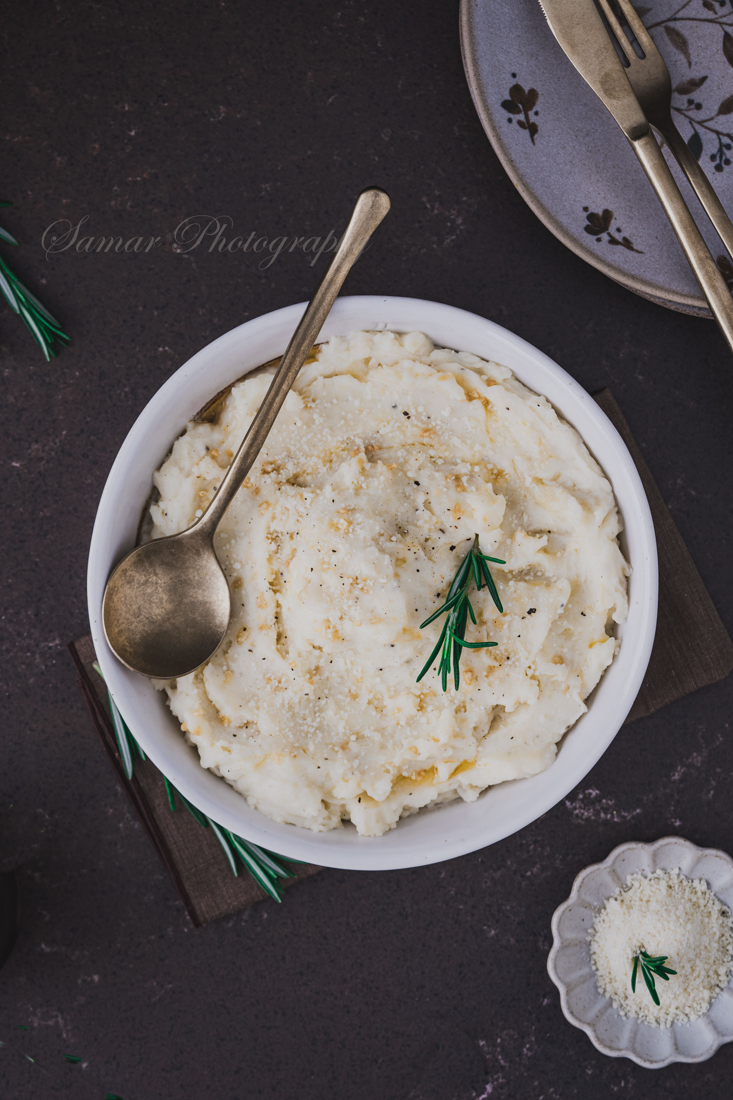 Purée de Pommes de terre maison crémeuse au romarin Purée de Pommes de terre maison crémeuse au romarin