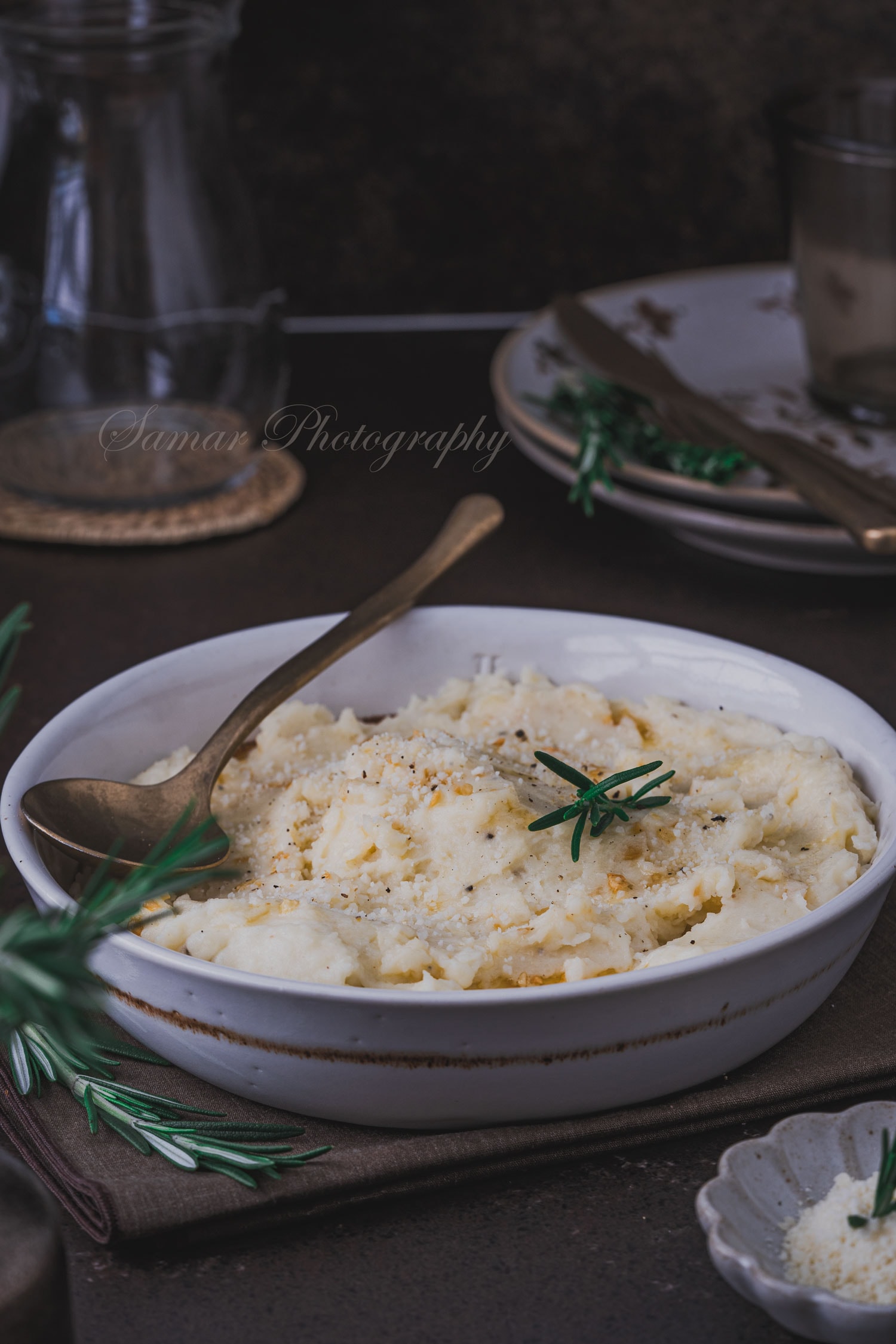 Purée de Pomme de terre Au Romarin et Parmesan Purée de Pomme de terre Au Romarin et Parmesan