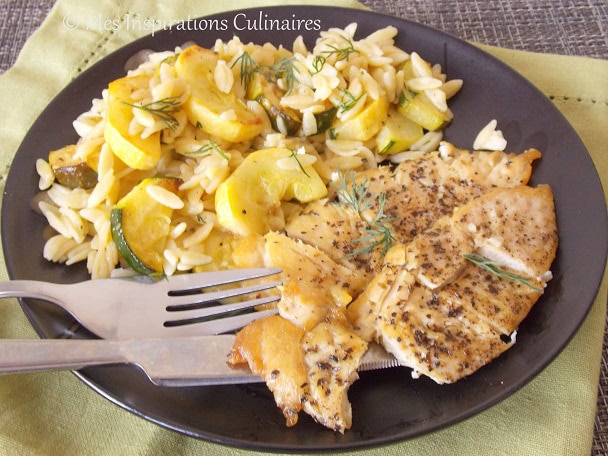 Escalopes aux herbes et langues d’oiseaux {orzo} aux courgettes