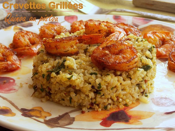 Quinoa au pistou et crevettes épicées grillées