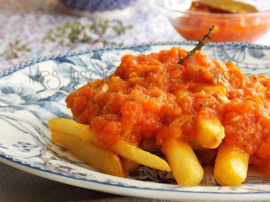 Batata mchermla à l’algéroise {frites en sauce tomate}