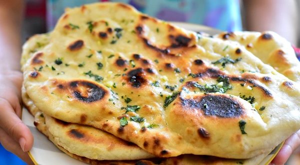 Cheese naan, pain indien au fromage