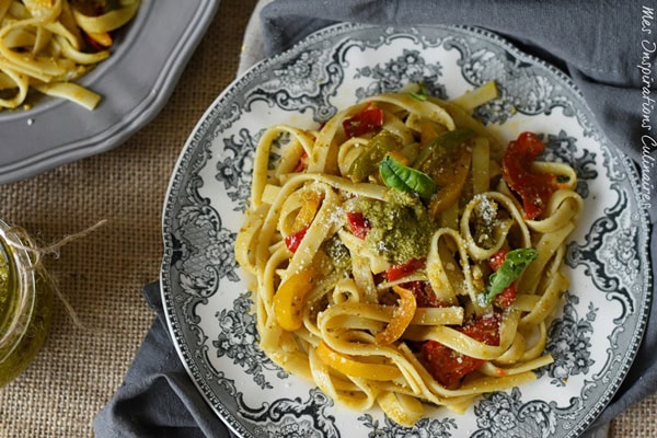 Pâtes au pesto de basilic et aux légumes