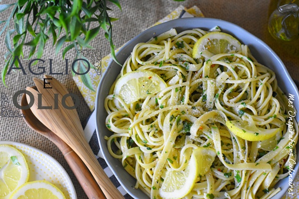 Spaghetti aglio e olio (pâtes à l'ail et huile d'olive)