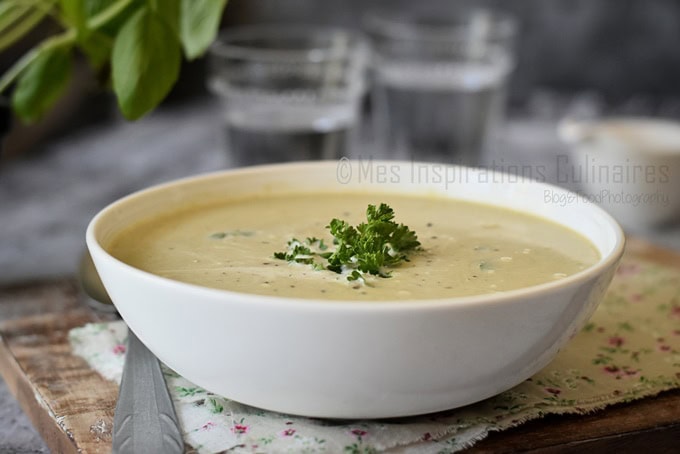 Soupe aux fanes de carottes, recette rapide et économique