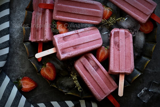 Esquimaux fraise et banane, sucettes glacées