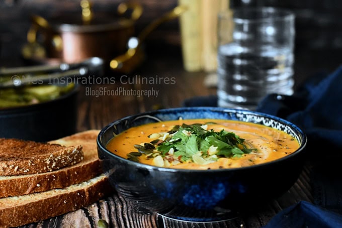 Soupe de patate douce, carottes et lait de coco