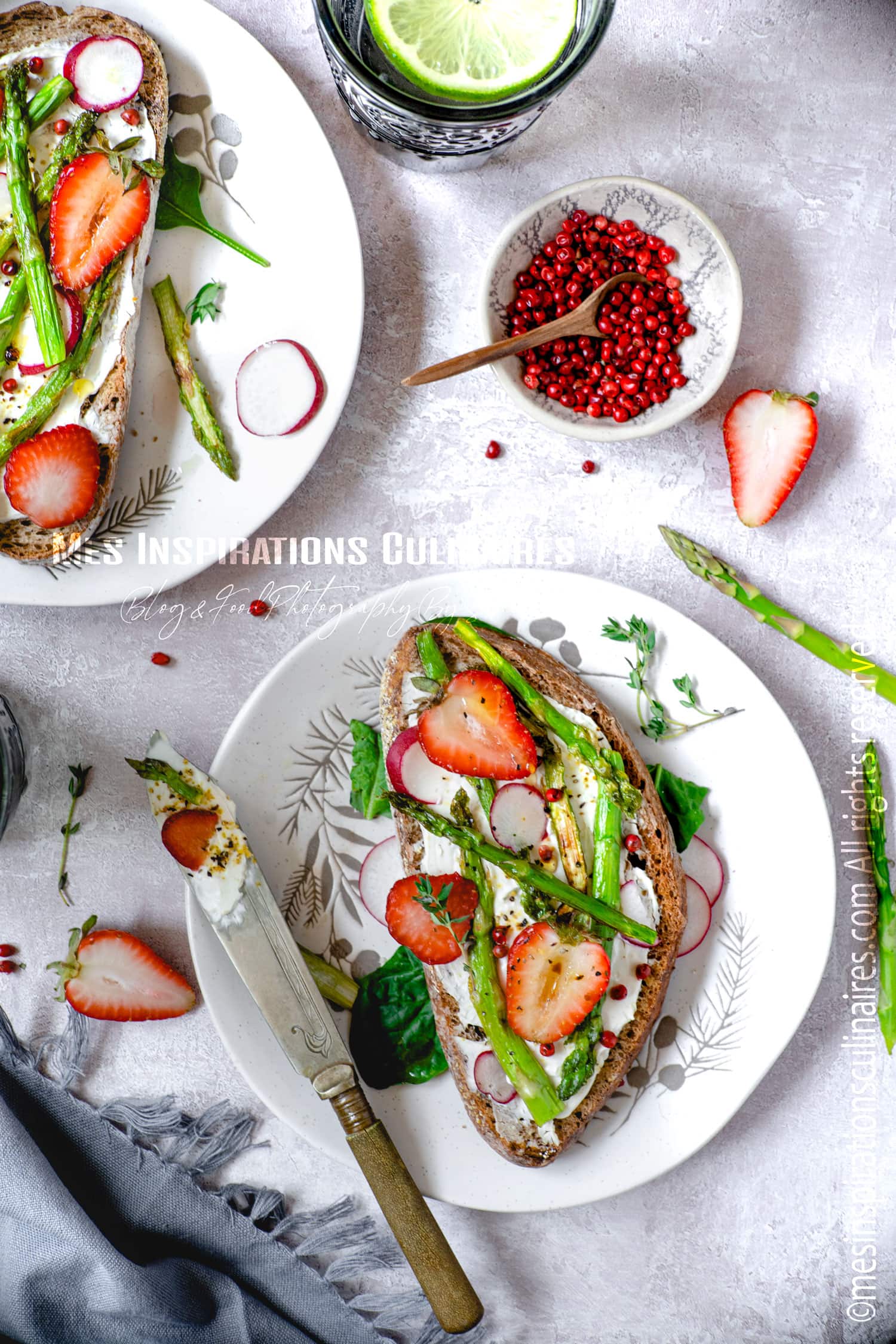 Crostini aux asperges et fraises Crostini aux asperges et fraises