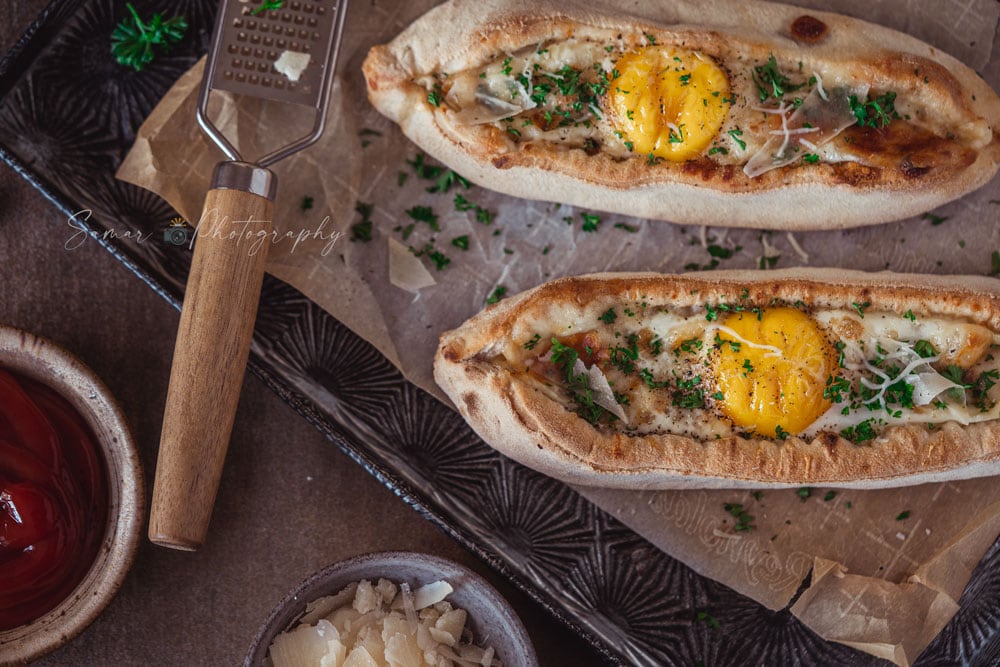 Khachapuri, pain géorgien au fromage et oeuf