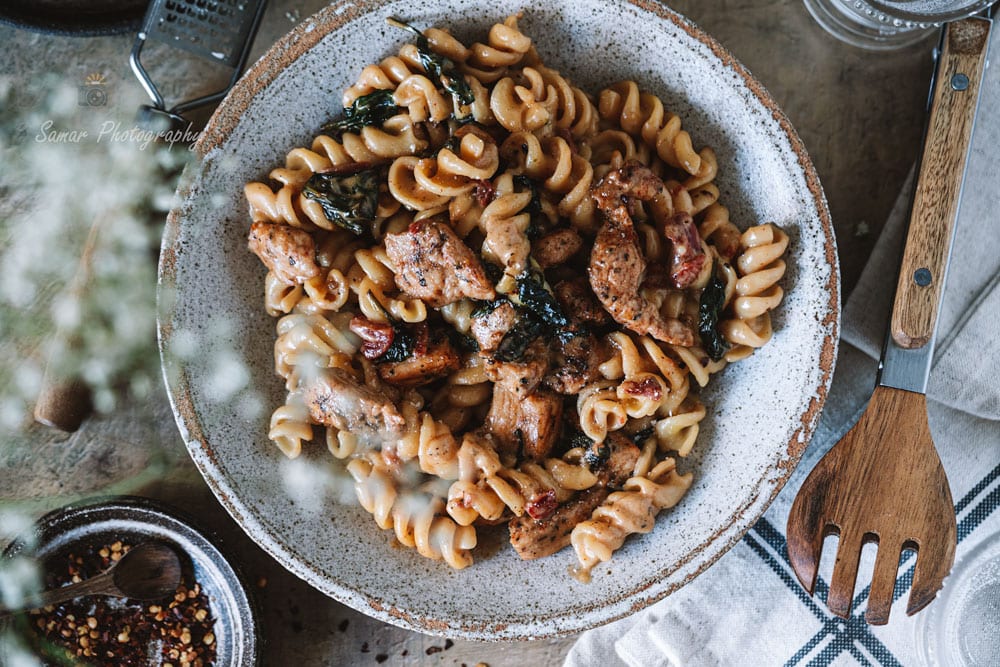 Pâtes au poulet sauce crémeuse aux épinards