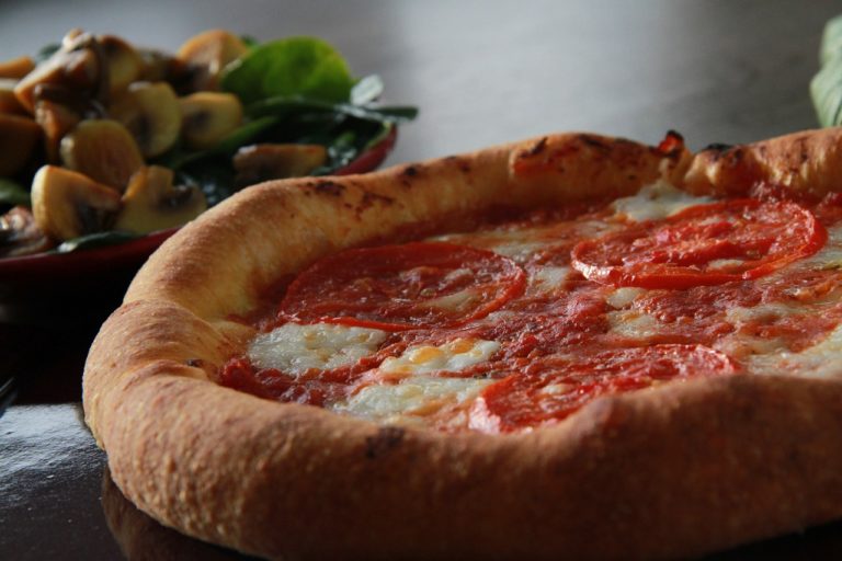 Recette de pizza Margherita à faire à la maison