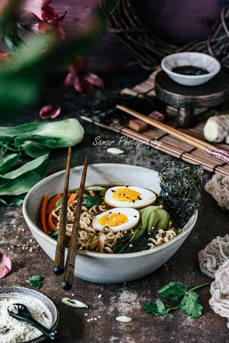 Nouilles Ramen japonaise aux légumes