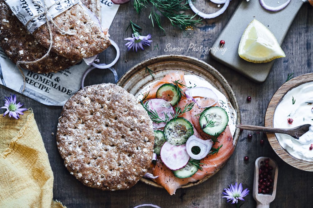 Sandwich suédois au saumon fumé