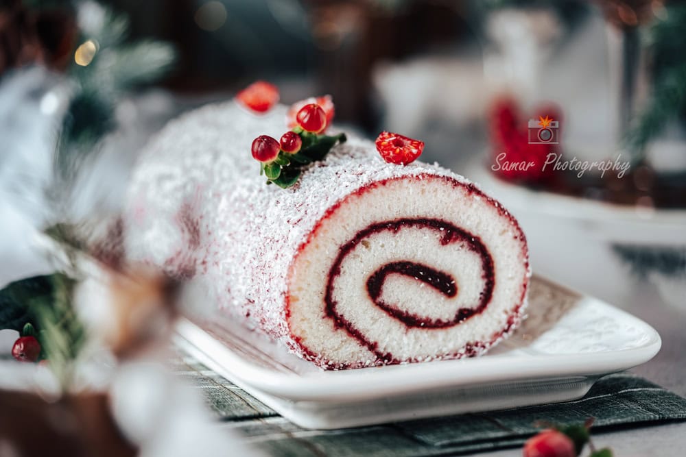 Bûche à la framboise, citron et noix de coco