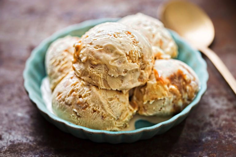 Glace au caramel à la fleur de Sel : Une recette facile et sans sorbetière