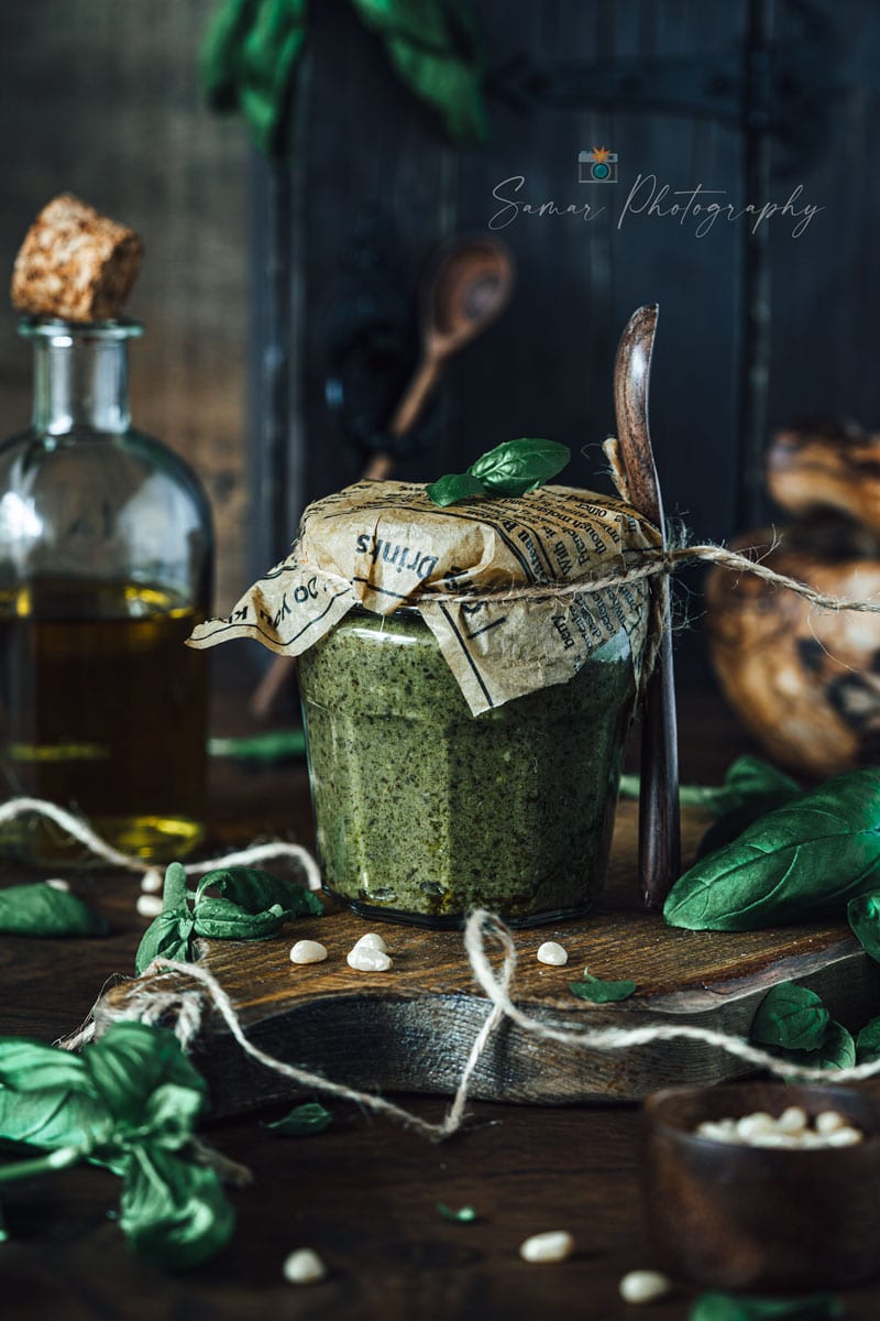 Le Pesto traditionnel authentique de la cuisine italienne