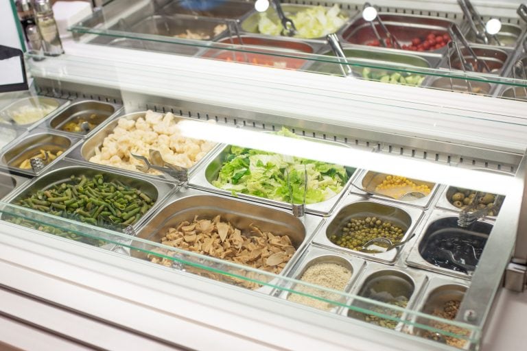 Saladette à poser : l’équipement indispensable pour une préparation rapide et hygiénique