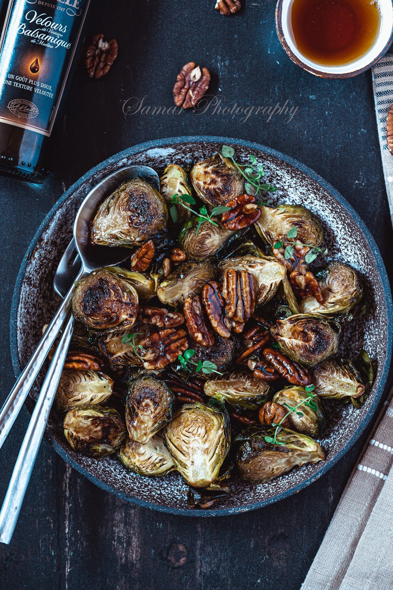 Choux de Bruxelles rôtis au sirop d’érable et balsamique avec noix de pécan