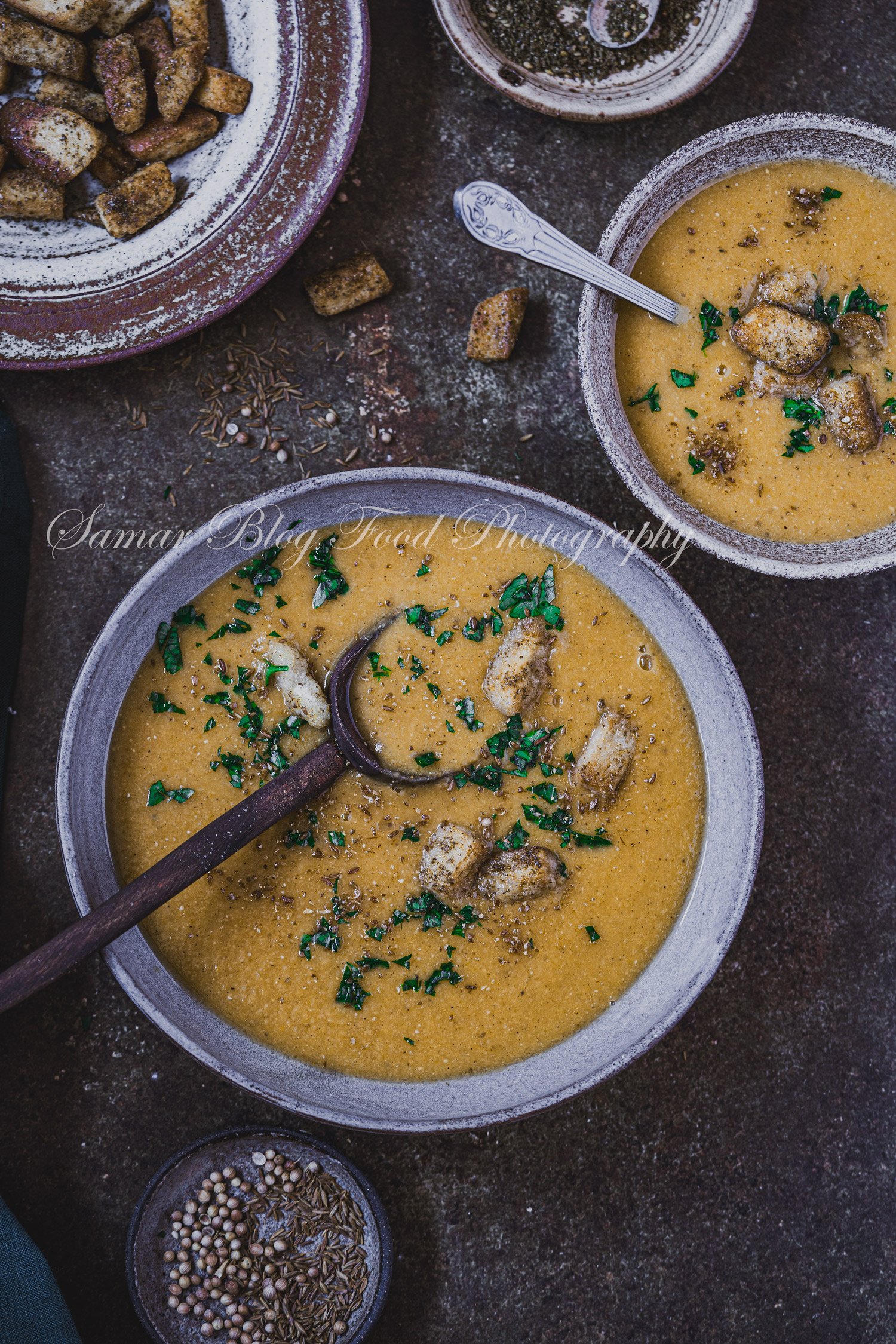 Soupe butternut lentilles rouges croûtons zaatar