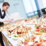 Trouver le bon traiteur pour un mariage ou une soirée : les clés du bon choix