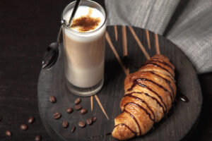 Secrets de barista à la maison: réussir un cappuccino avec des grains de qualité